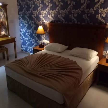Garden Beach Hotel カルータラ エクステリア 写真